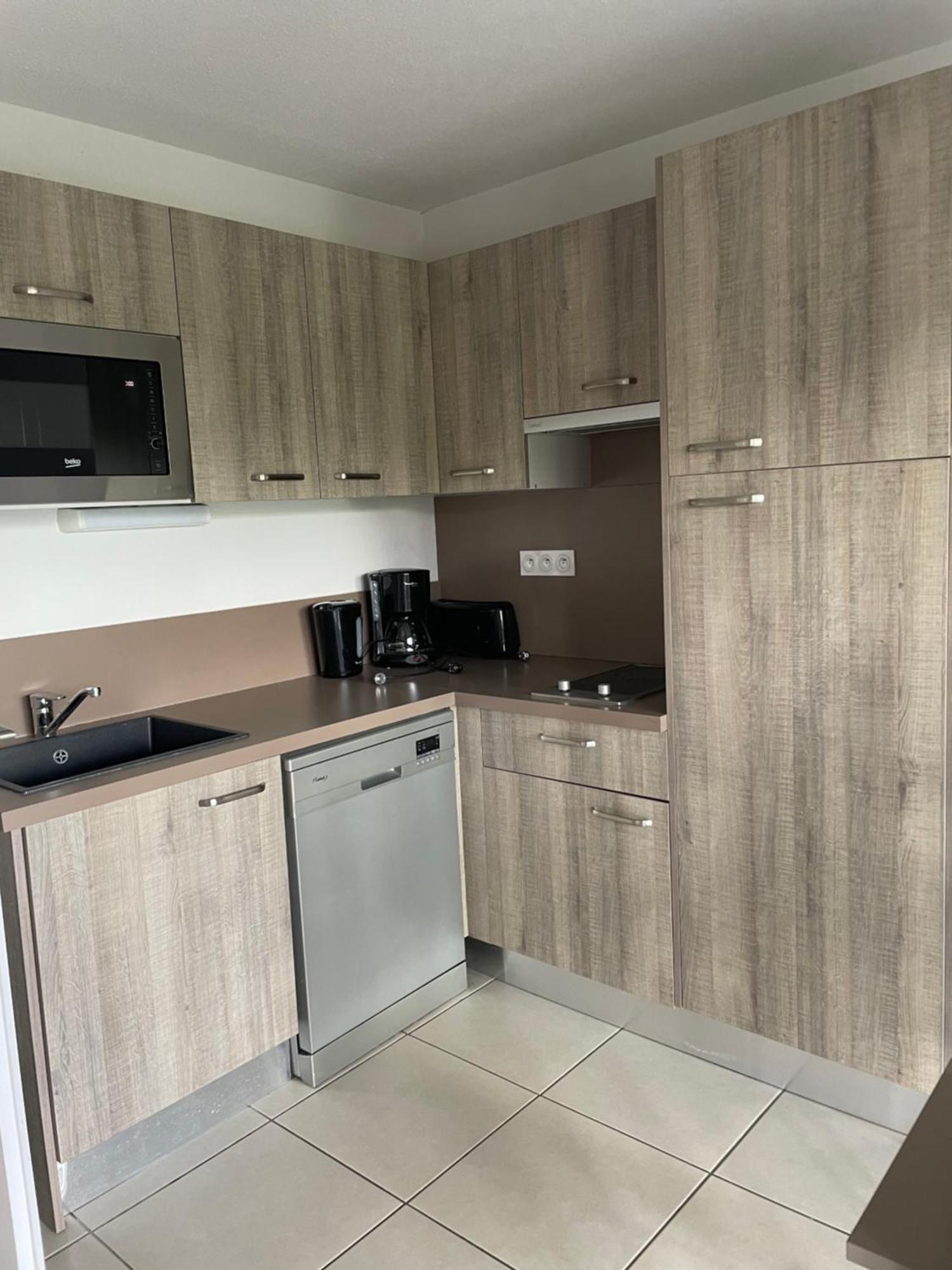 Meuble 6 Personnes Apartment Remoulins Exterior photo